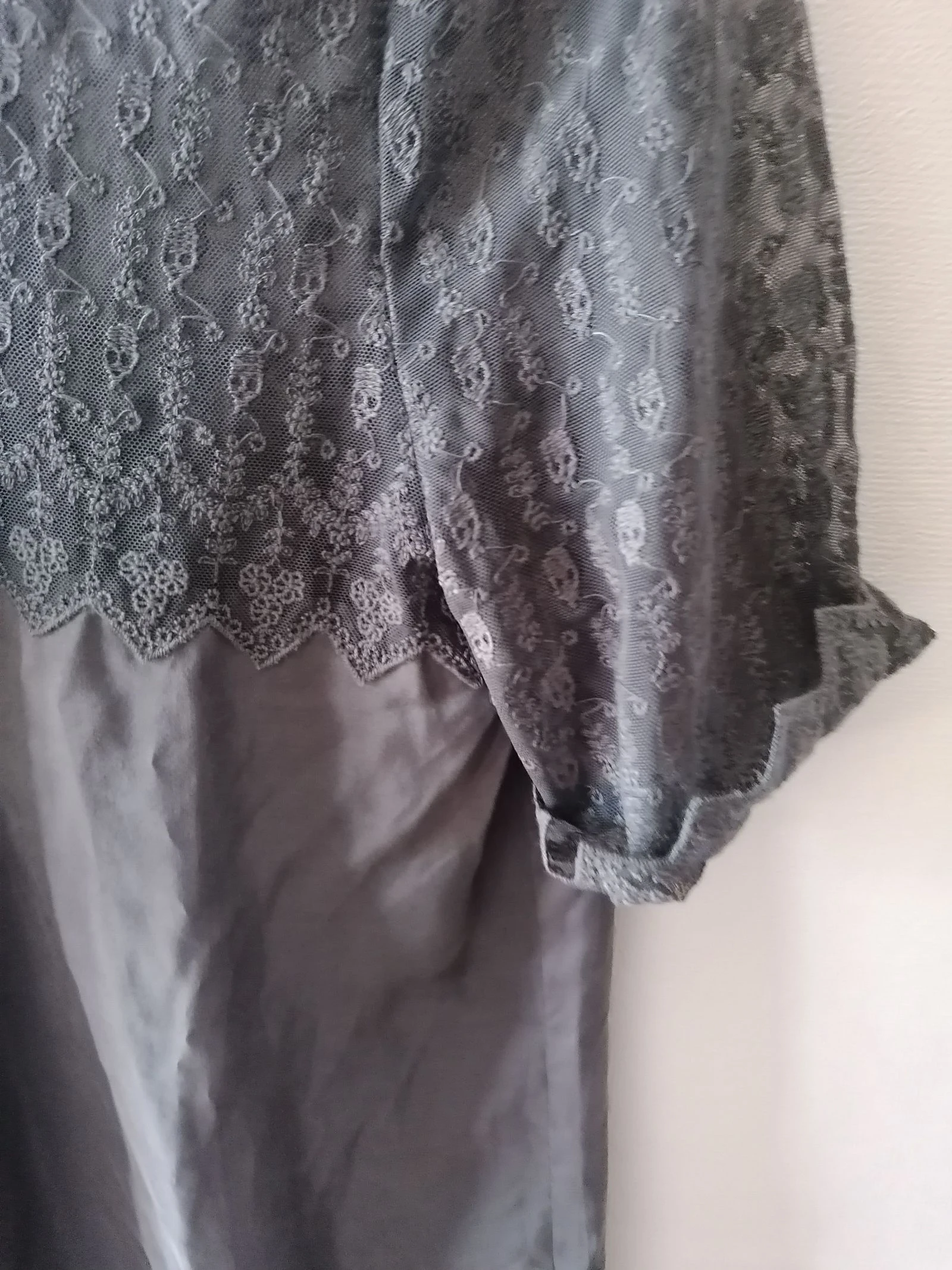 Blusa de manga curta com renda de poliéster, em seda, The Kooples tamanho 38 – photo 3